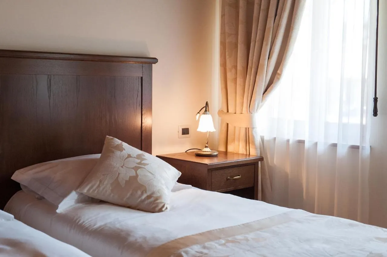 Hotel & Restaurant Pahor Doberdo del Lago 3*,  Italia